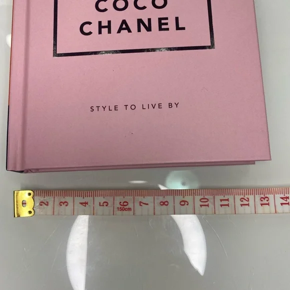 NEW Coco Chanel coffee book - Picture 5 of 7